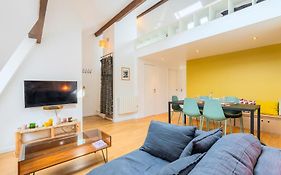 Charming Bright Flat In Vieux Lille.